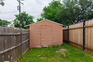 708 W North Ave, Lampasas, TX 76550 - Photo 34