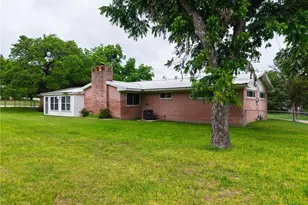 708 W North Ave, Lampasas, TX 76550 - Photo 32
