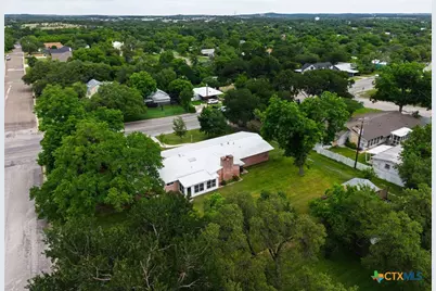 708 W North Ave, Lampasas, TX 76550 - Photo 38