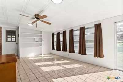 708 W North Ave, Lampasas, TX 76550 - Photo 26