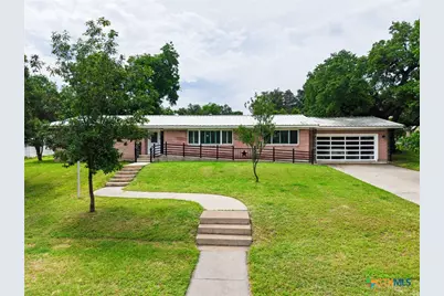 708 W North Ave, Lampasas, TX 76550 - Photo 2