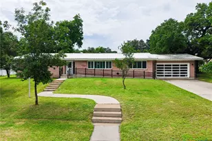 708 W North Ave, Lampasas, TX 76550 - Photo 2