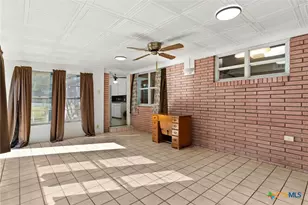 708 W North Ave, Lampasas, TX 76550 - Photo 28