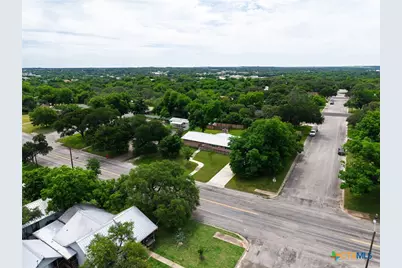 708 W North Ave, Lampasas, TX 76550 - Photo 40