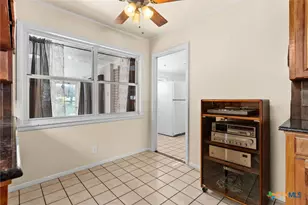 708 W North Ave, Lampasas, TX 76550 - Photo 16