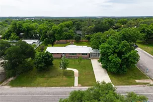 708 W North Ave, Lampasas, TX 76550 - Photo 36