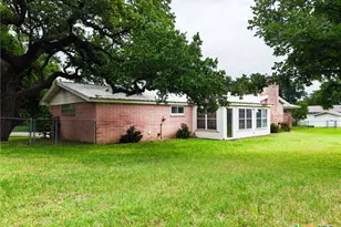 708 W North Ave, Lampasas, TX 76550 - Photo 30