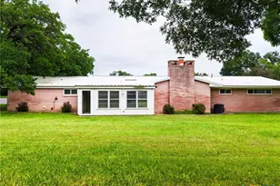 708 W North Ave, Lampasas, TX 76550 - Photo 30