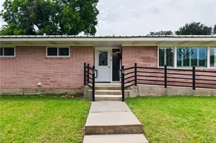 708 W North Ave, Lampasas, TX 76550 - Photo 4