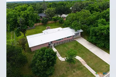 708 W North Ave, Lampasas, TX 76550 - Photo 36