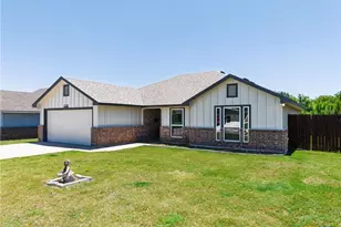1124 Limestone Dr, Lampasas, TX 76550 - Photo 2
