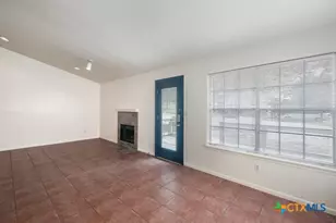1104 Academy St, San Marcos, TX 78666 - Photo 4