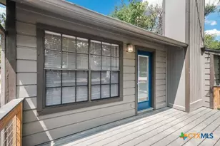 1104 Academy St, San Marcos, TX 78666 - Photo 2