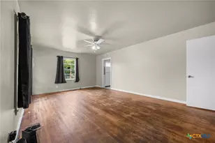 1104 N 10th St, Killeen, TX 76541 - Photo 2