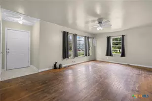 1104 N 10th St, Killeen, TX 76541 - Photo 4