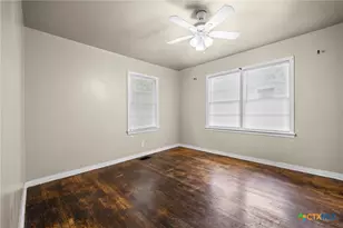 1104 N 10th St, Killeen, TX 76541 - Photo 14