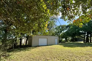 605 River Oaks Dr, Gatesville, TX 76528 - Photo 14