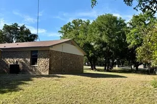605 River Oaks Dr, Gatesville, TX 76528 - Photo 12