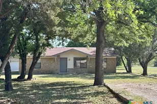 605 River Oaks Dr, Gatesville, TX 76528 - Photo 10