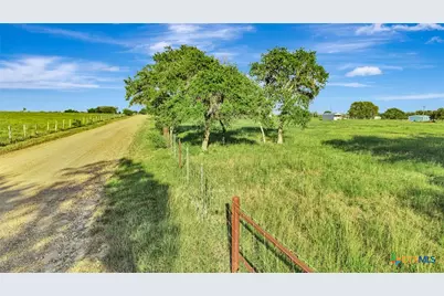 1007 County Road 380, Hallettsville, TX 77964 - Photo 12