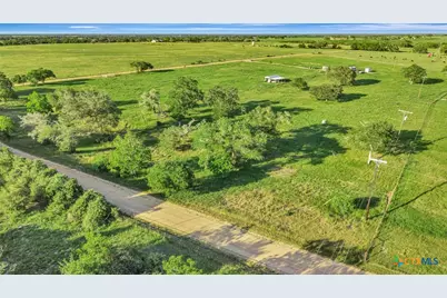 1007 County Road 380, Hallettsville, TX 77964 - Photo 8