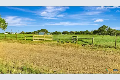 1007 County Road 380, Hallettsville, TX 77964 - Photo 2