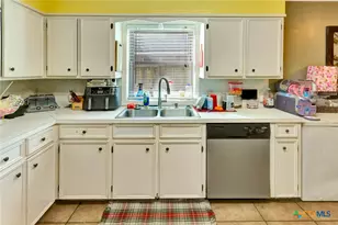 206 Fleetwood Dr, Victoria, TX 77901 - Photo 8