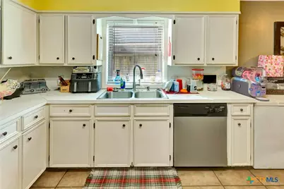 206 Fleetwood Drive, Victoria, TX 77901 - Photo 8
