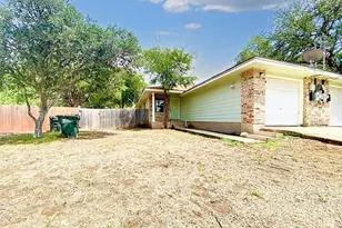 106 Hughson Ct, San Marcos, TX 78666 - Photo 2