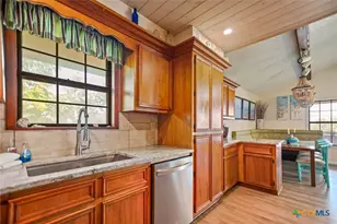 115 W Adams St, Port O'Connor, TX 77982 - Photo 10