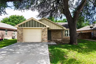 908 E Ave B, Lampasas, TX 76550 - Photo 1