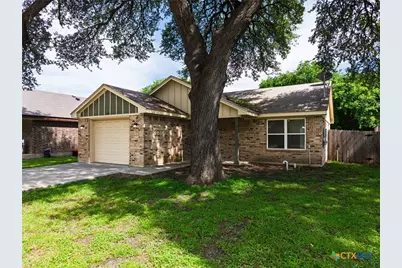 908 E Avenue B, Lampasas, TX 76550 - Photo 2