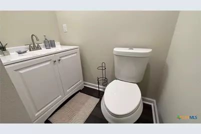 804 E 6th Street, Nixon, TX 78140 - Photo 18