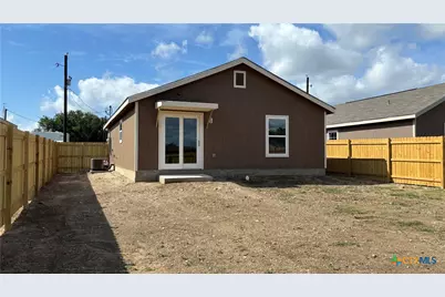 804 E 6th Street, Nixon, TX 78140 - Photo 24