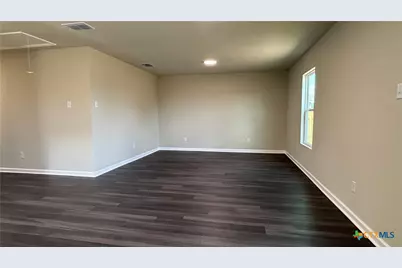 804 E 6th Street, Nixon, TX 78140 - Photo 6