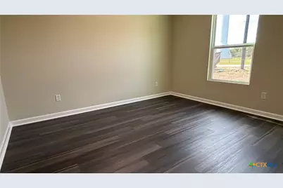 804 E 6th Street, Nixon, TX 78140 - Photo 10