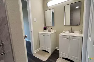 804 E 6th St, Nixon, TX 78140 - Photo 12