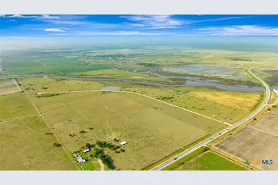 8078 State Highway 35, Palacios, TX 77465 - Photo 4