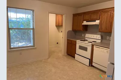 301 W Avenue D, Copperas Cove, TX 76522 - Photo 4
