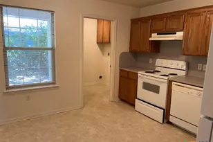 301 W Avenue D, Copperas Cove, TX 76522 - Photo 4