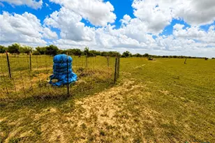 255 Gin Rd, Victoria, TX 77905 - Photo 8