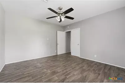 630 E Pine Street, Seguin, TX 78155 - Photo 6