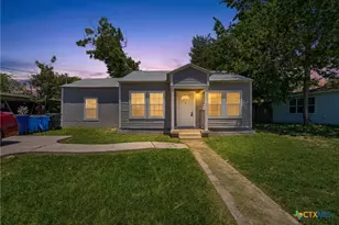 630 E Pine St, Seguin, TX 78155 - Photo 1