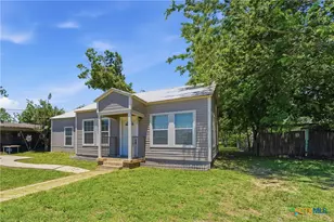630 E Pine St, Seguin, TX 78155 - Photo 2