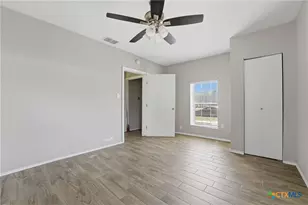 630 E Pine St, Seguin, TX 78155 - Photo 18