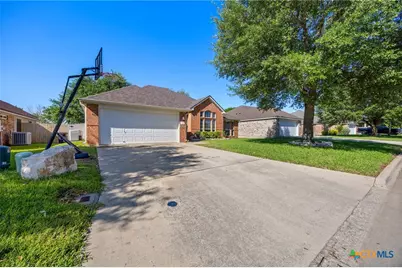 910 Neuberry Cliffe, Temple, TX 76502 - Photo 2