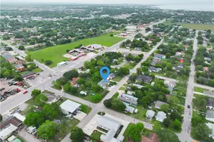 1705 Holloman Dr, Port Lavaca, TX 77979 - Photo 8