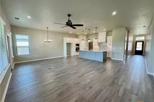 613 Golden Eagle, Salado, TX 76571 - Photo 2