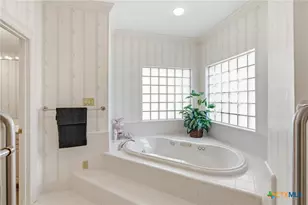 115 Alameda Cir, Victoria, TX 77904 - Photo 24