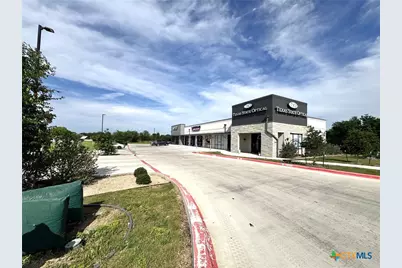 1705 S Walnut Avenue #103, New Braunfels, TX 78130 - Photo 2
